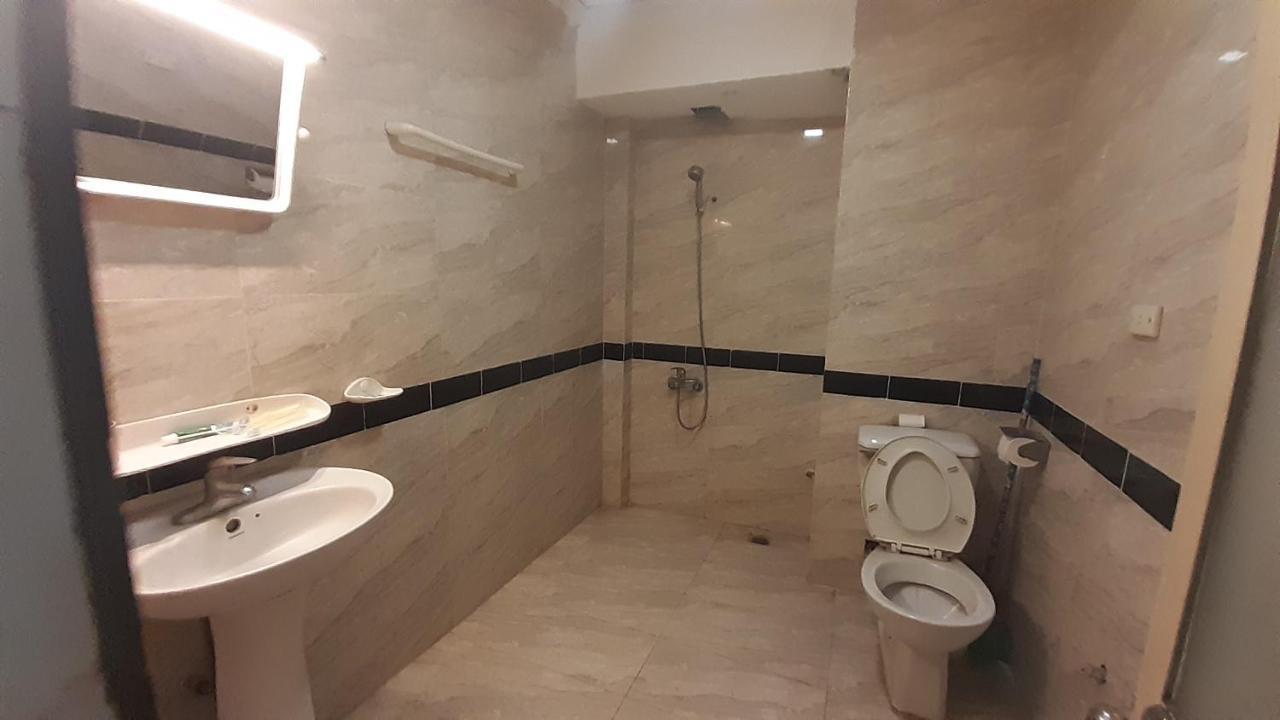 Oyo 681 Hoang Lan Guesthouse 하노이 외부 사진